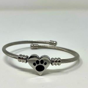 🐾 Paw Print Bracelet ~ Great Gift for your all the Dog Moms out there 🎄🎁🎅🏼